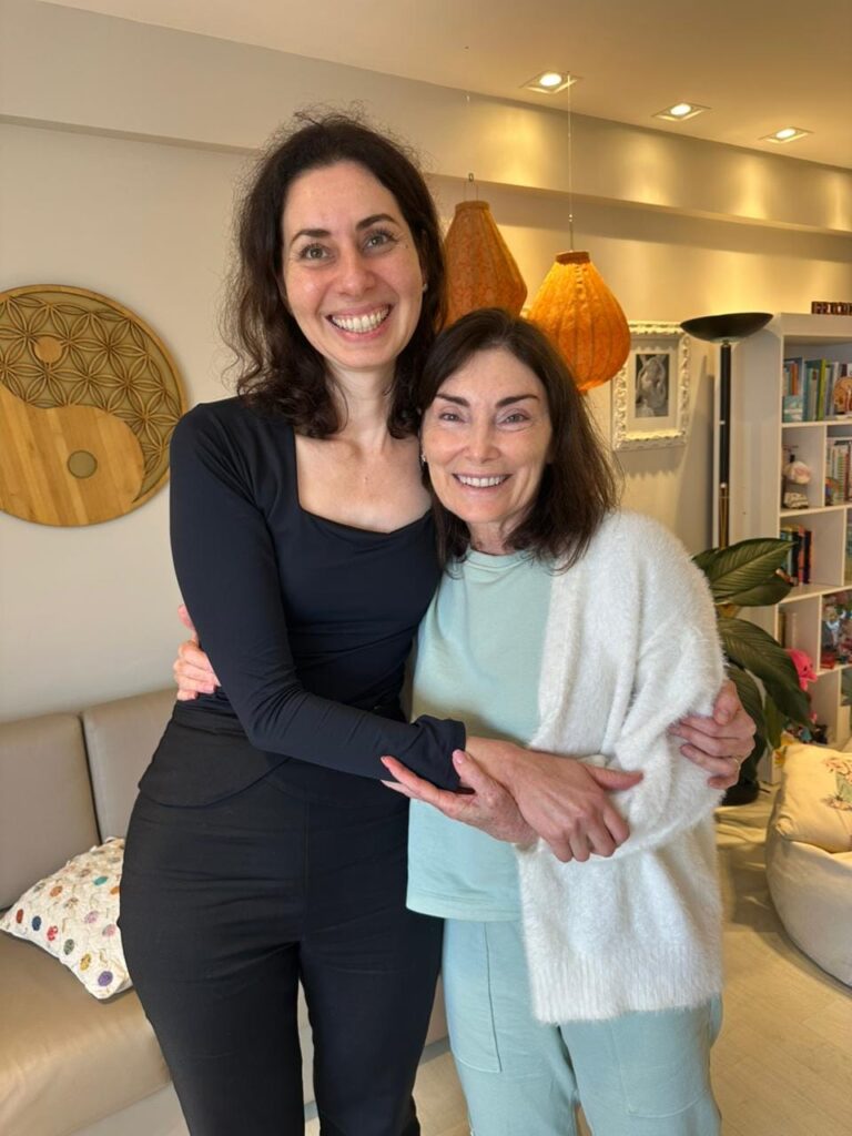 Thelma Bebber, terapeuta aluna da Dra. Sofia Bauer e professora em formação de Kaiut Yoga.